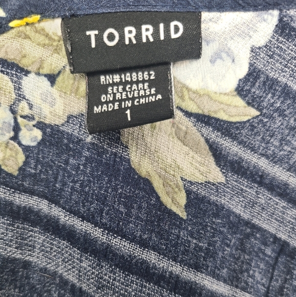 Torrid - Floral tank top - Picture 2 of 5